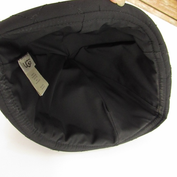 UGG Black Quilt Pattern Hat w/ Pom Pom O/S - Picture 7 of 13